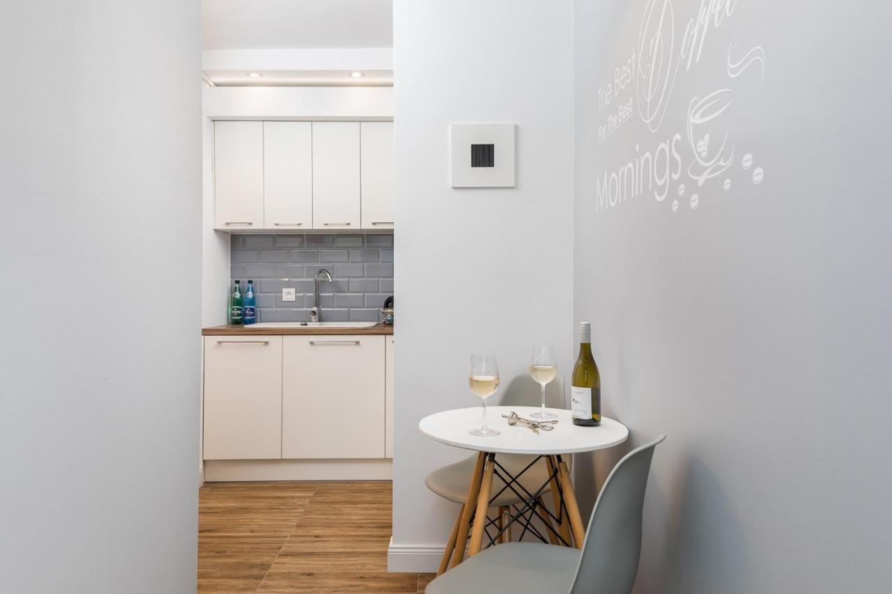Rent Like Home - Zlota 65 II Warszawa Exteriör bild
